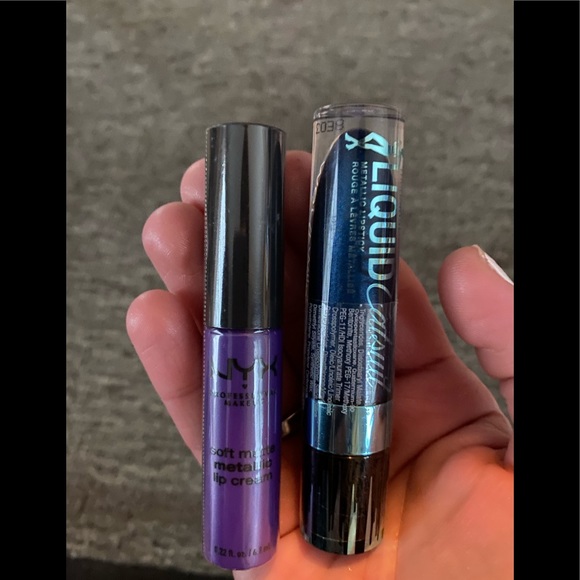 Brand New Makeup set bundles variety of items - Picture 4 of 8